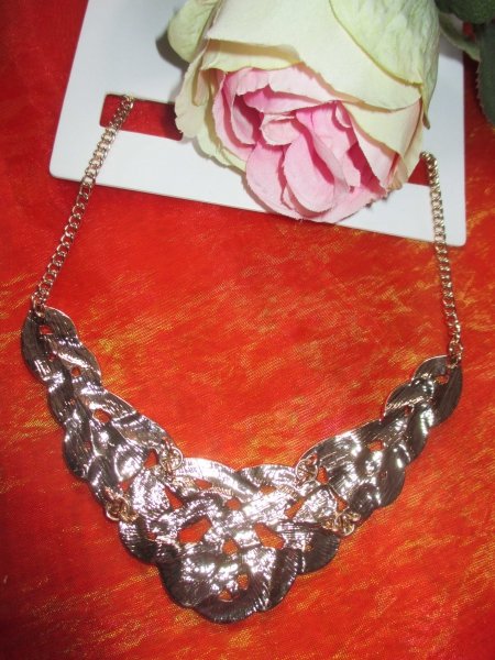 NEU und ungetragen * Glitzer * Swarovski * Strass * Kristalle * Statement * Latz * KETTE * gold *