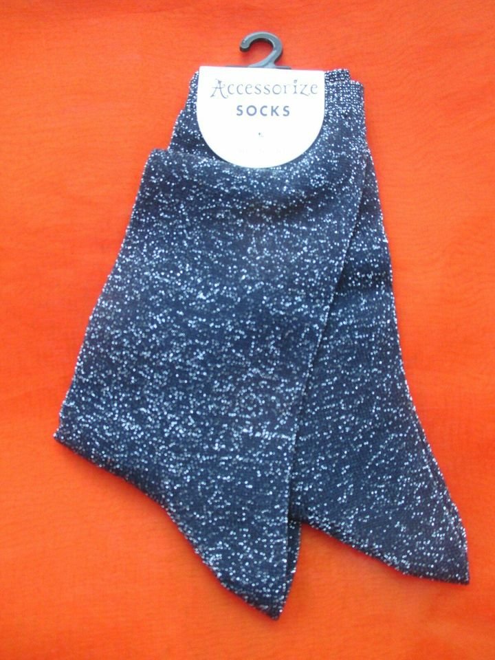 NEU mit ETIKETT * Ausgefallen * Disco * Abend * Ausgeh * Anlass * Lurex- Silber * Glitzer * Metallic * Glamour Look * Damen * Socken * Socks * Legs * Strümpfe 