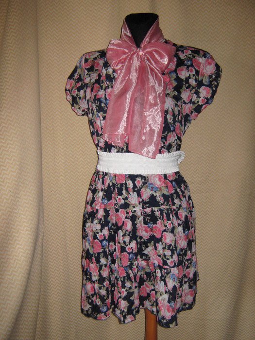 NEU * Romantik * Rosen- Blüten * Flower- Power * Rüschen * Kleid 