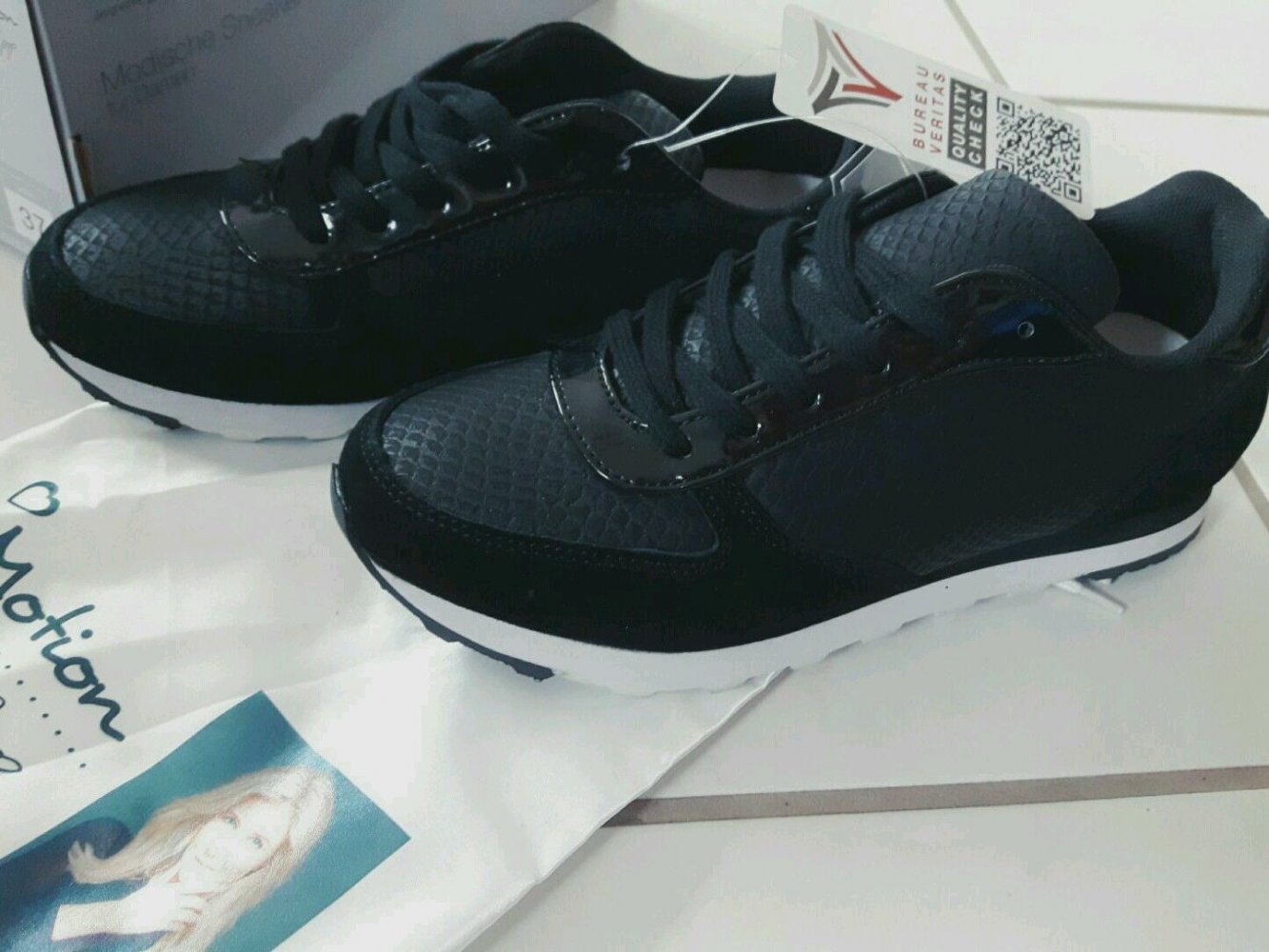 NEU und OVP * Sportiv * Freizeit * Sneaker * Schuhe 