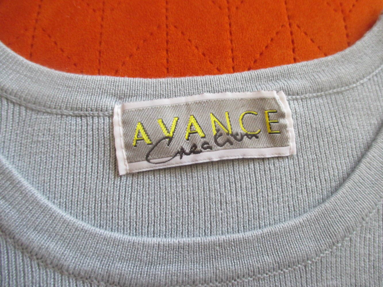  NEU * Edel * klassisch * Feinstrick- Pullover ohne Arm 