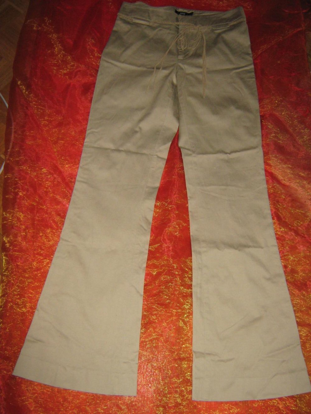 NEU * Ausgefallen * flippig * Coachella * Fesitval * Hippie- Style * Marlene * Schlag * Hose mit Ledergürtel 