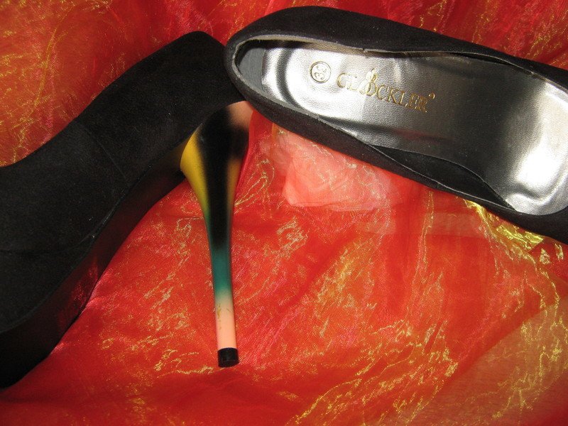 NEU und ungetragen * Ausgefallen * Plateau * High Heels * Pumps * Schuhe 