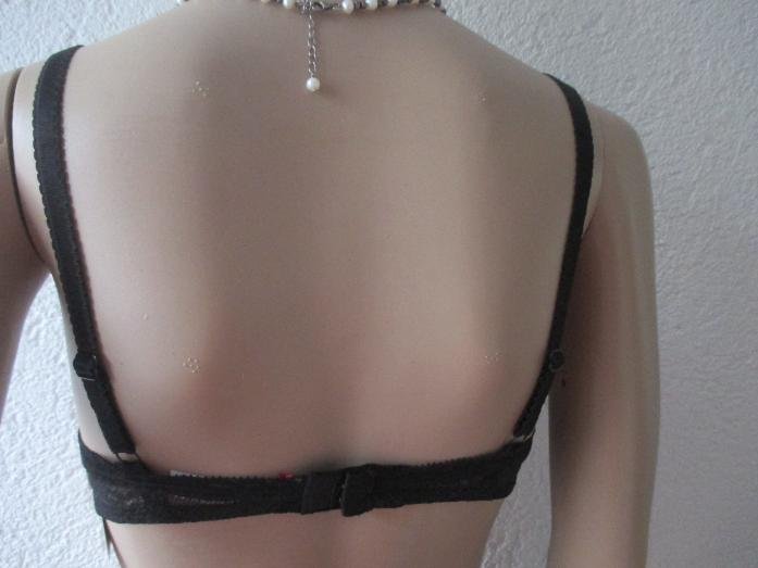 NEU mit ETIKETT * Verführrerisch * sexy * Lace- Spitzen * Bügel * BH 