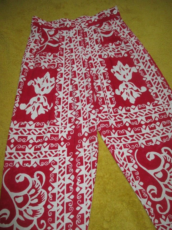 NEU * Edel * Original 1980er VINTAGE * Phantasie- Print * DESIGNER * Leinen * Karotten * High Waist * Bundfalten * Hose * Gr. 34- 36/ XS * rot * natur- weiß *