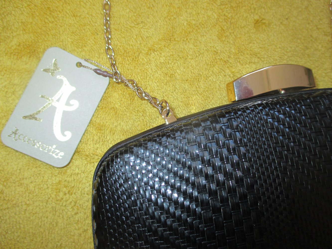 NEU mit ETIKETT * Edel * Abend * Anlass * Flecht * Kroko- Optik * Lack- Leder * Imitat * Vegan * Hart- Box * Hand * Umhänge * Clutch * Tasche * Tote * Bag 