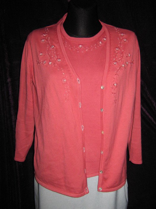 NEU * Edel * Perlen- Stickerei * ärmelloser * Feinstrick * Pullover 