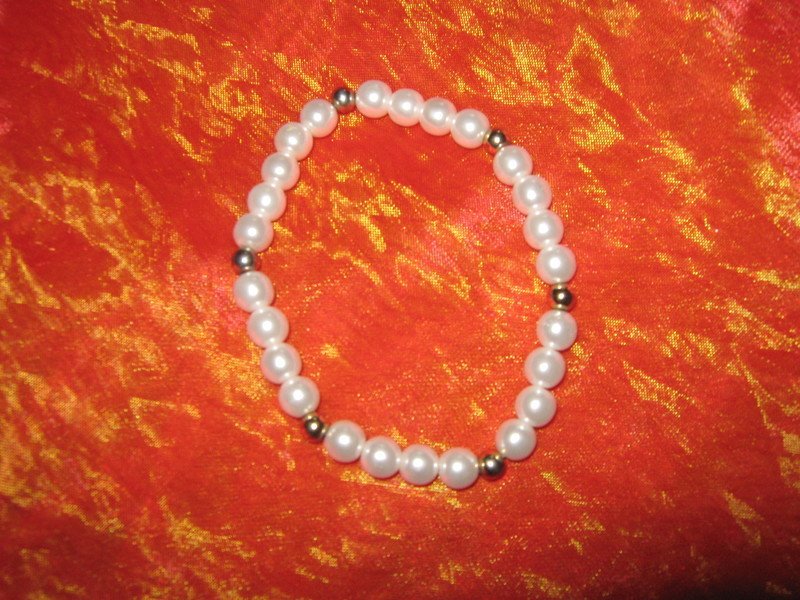 NEU * Ausgefallen * stylisch * zeitlos elegant * Perlen * Armband * Armkette * champanger * creme- beige * natur- weiß * gold *