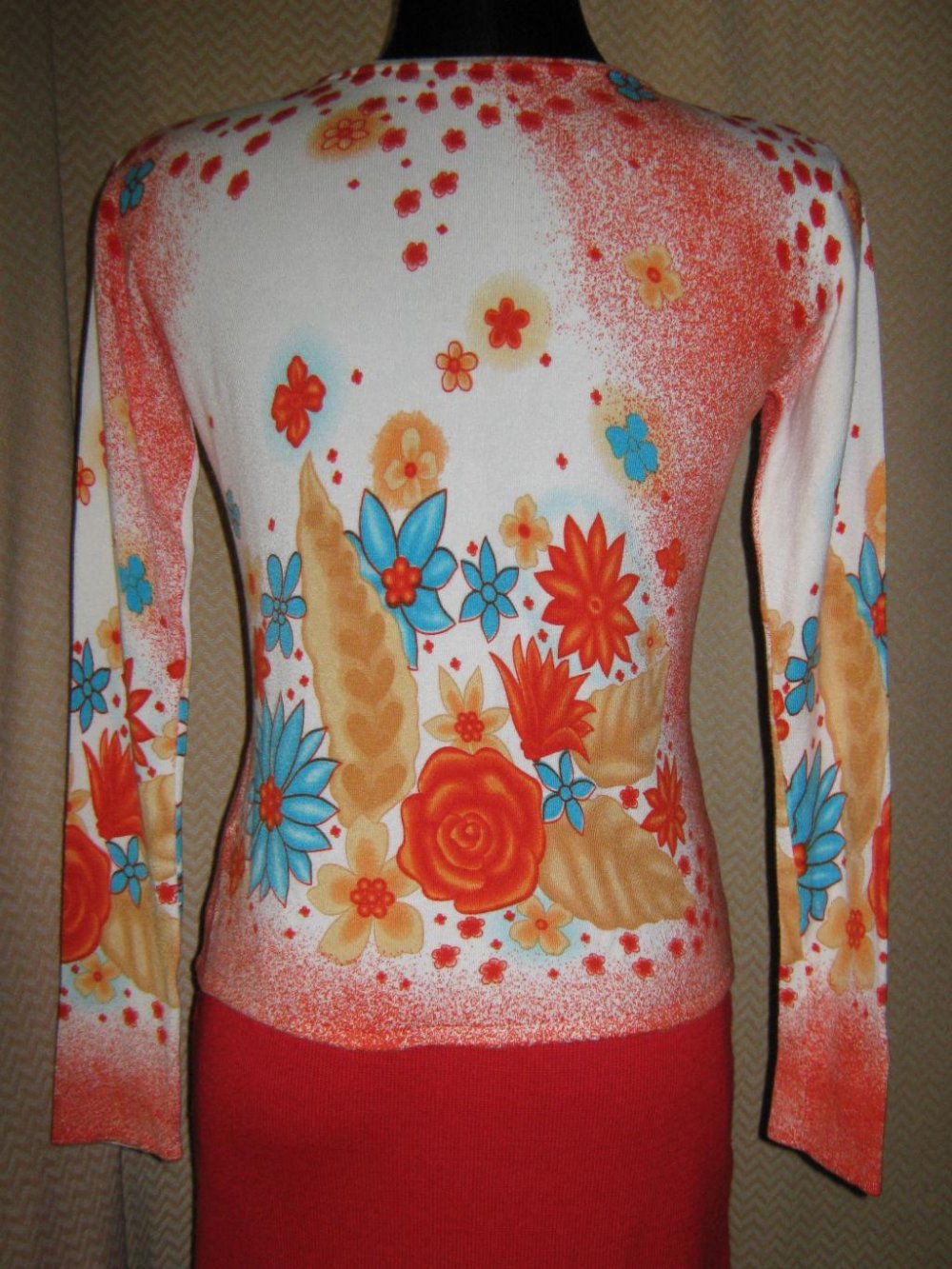 NEU * Glitzer * Blumen * Blüten * Flower * Stickerei * Flower- Power- Style * Fein- Strickjacke * Cardigan 