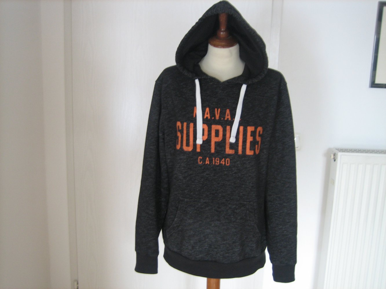 Super lässiges Kapuzen-Sweatshirt Gr. 42 - schwarz meliert - cooler Druck - sportiver Style