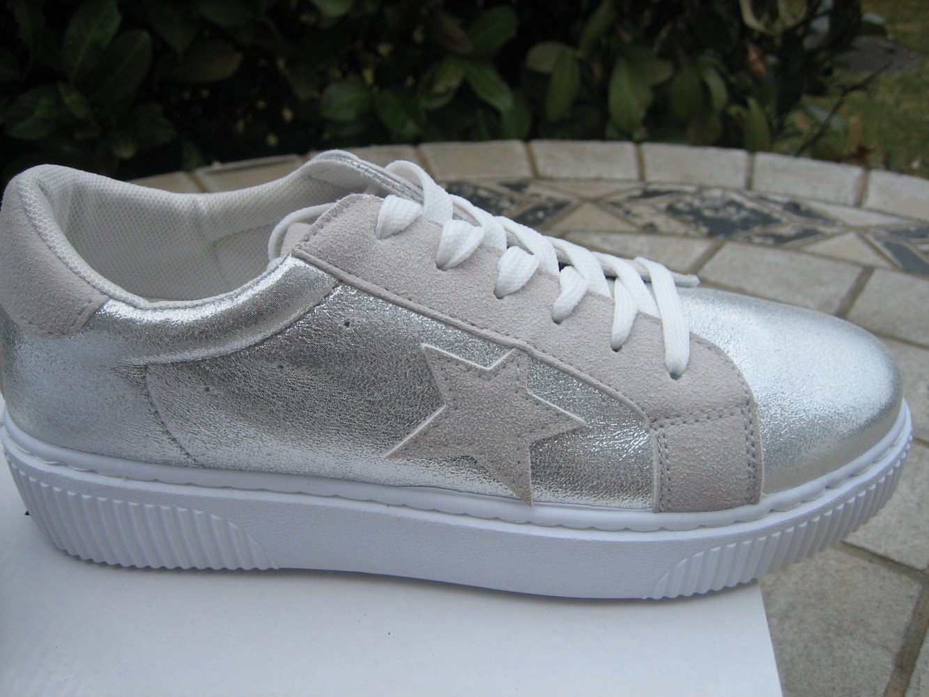 Megatrendige Damen-Sneaker Gr. 40, Nagelneu!! sportiv-edle, unentbehrliche Kombi-Teile!