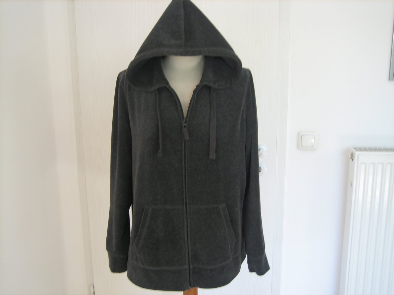 Sportl.-lässige Kapuzen-Jacke Gr. 42, neuw., unentbehrliches Kombi-Teil für's ganze Jahr!!