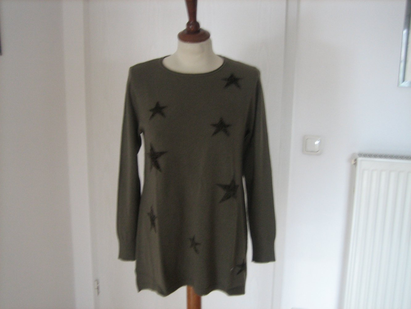 Mega edler Pulli Gr. 42 - super angenehm - vorteilhafter Schnitt - tolles Khaki