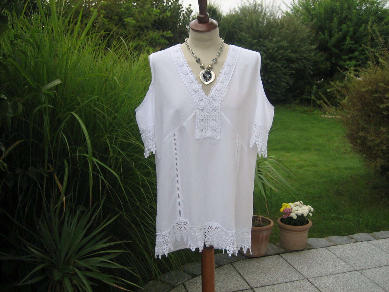 Super schöne Tunika Gr. 40/42, Schulter-Ausschnitt - vorne Spitzenabschluß - mega stark!!