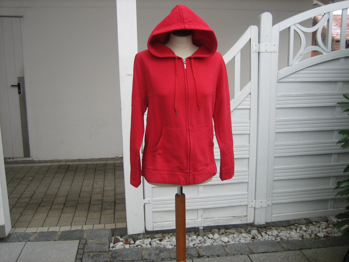 Lässig sportive Kapuzen Jacke Gr. 42 - tolles Rot - bequem - mega vielseitig!