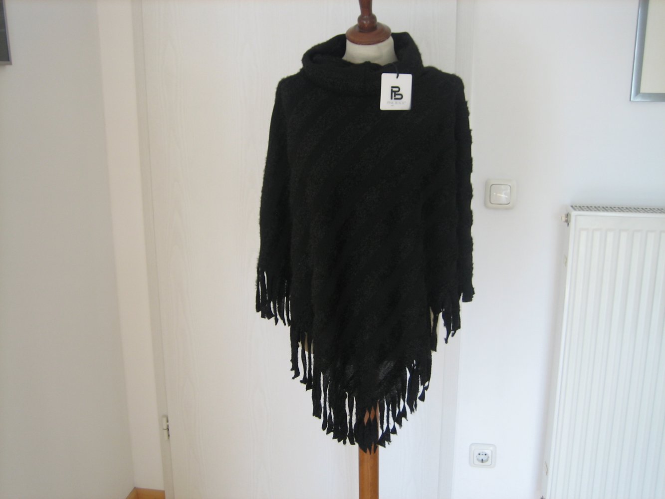 Lässig edler Poncho - one Size - NEU m. Etikett - mega schönes Kombi-Teil!