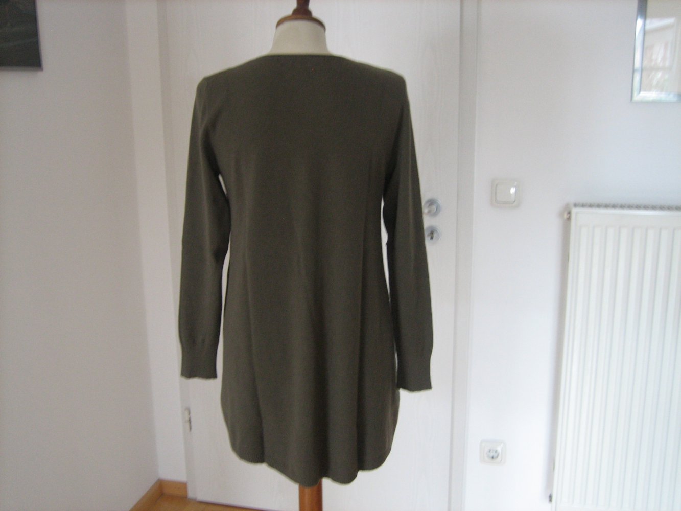 Mega edler Pulli Gr. 42 - super angenehm - vorteilhafter Schnitt - tolles Khaki