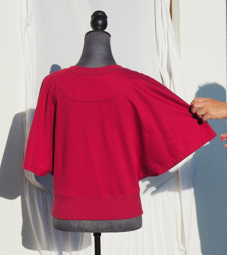 Weinrotes Jäckchen, Blouson, Hängeweste, Poncho mit Fledermausärmeln