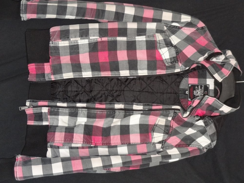 Coole karierte Winterjacke in pink, weiß, schwarz