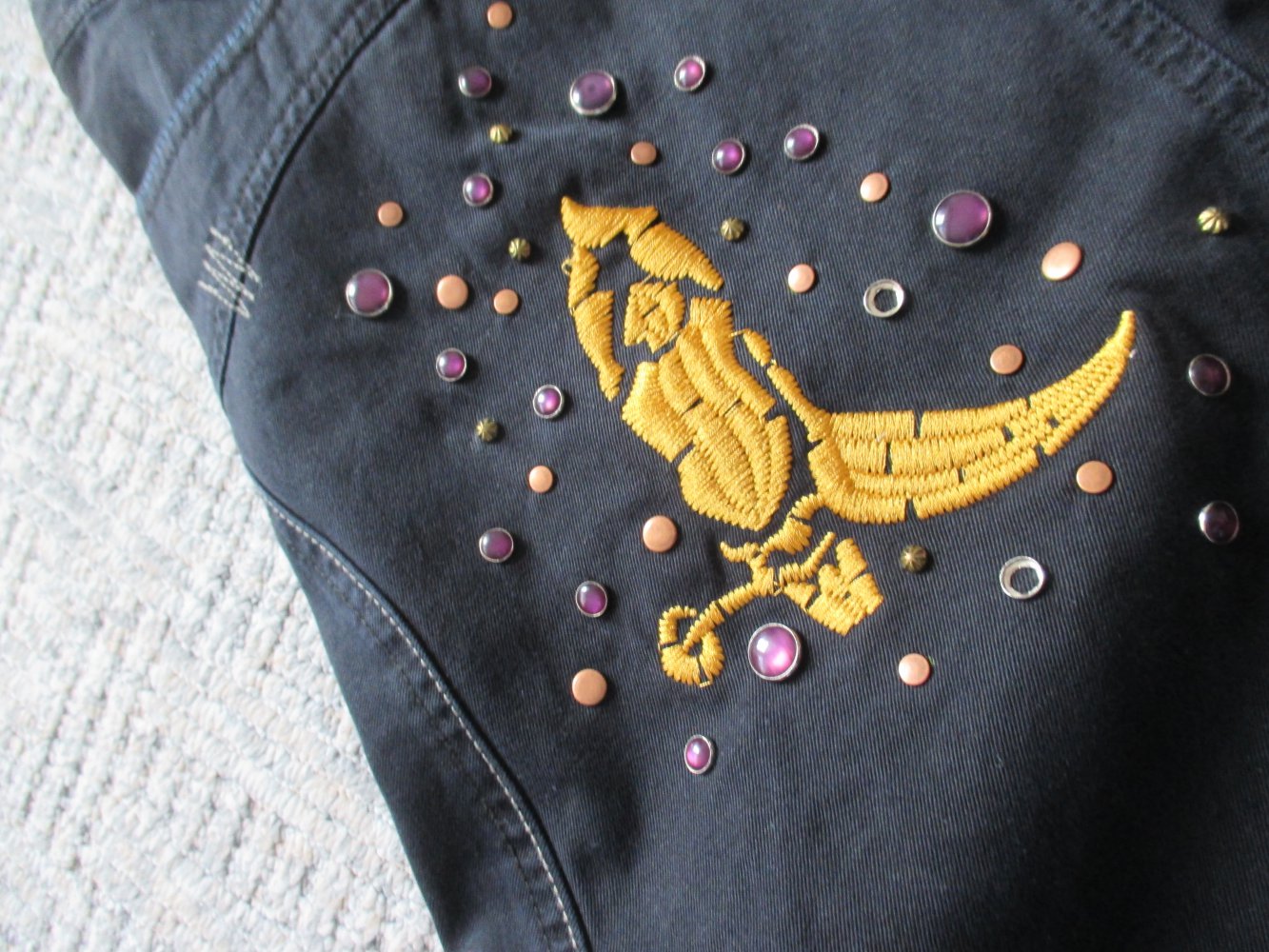 Pure Oxygen, Yoga Jeansrock in A - LInie, neu mit Etikett, Yoga Asana als Stickerei vordrseitig, Gr. S und Pailletten 