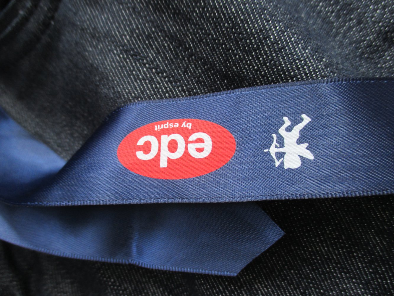 dunkelblaue Jeans von Esprit mit weitem Bein, neu mit Etikett, Gr. 36 / 38