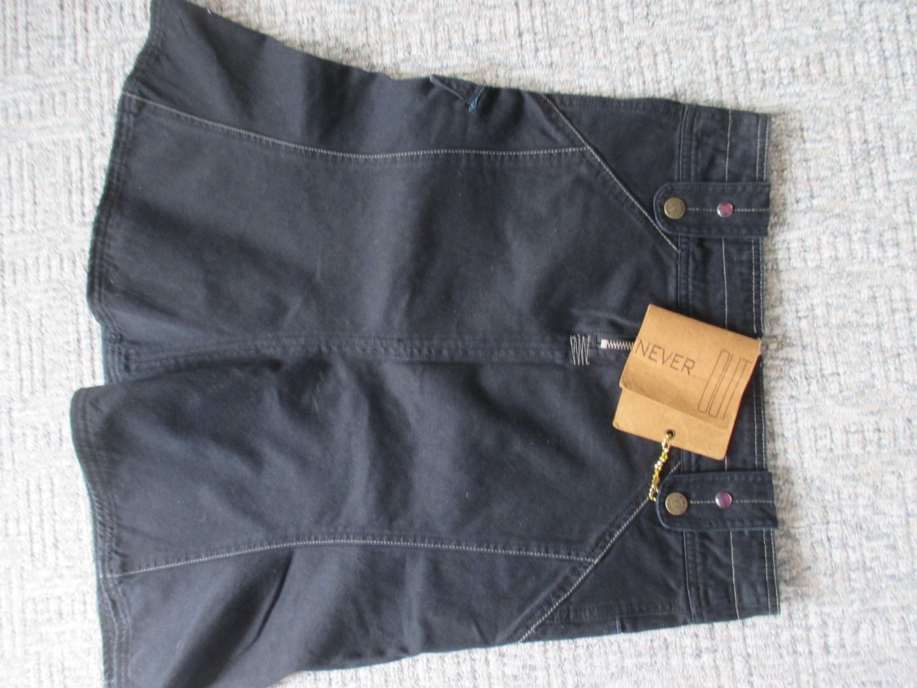 Pure Oxygen, Yoga Jeansrock in A - LInie, neu mit Etikett, Yoga Asana als Stickerei vordrseitig, Gr. S und Pailletten 