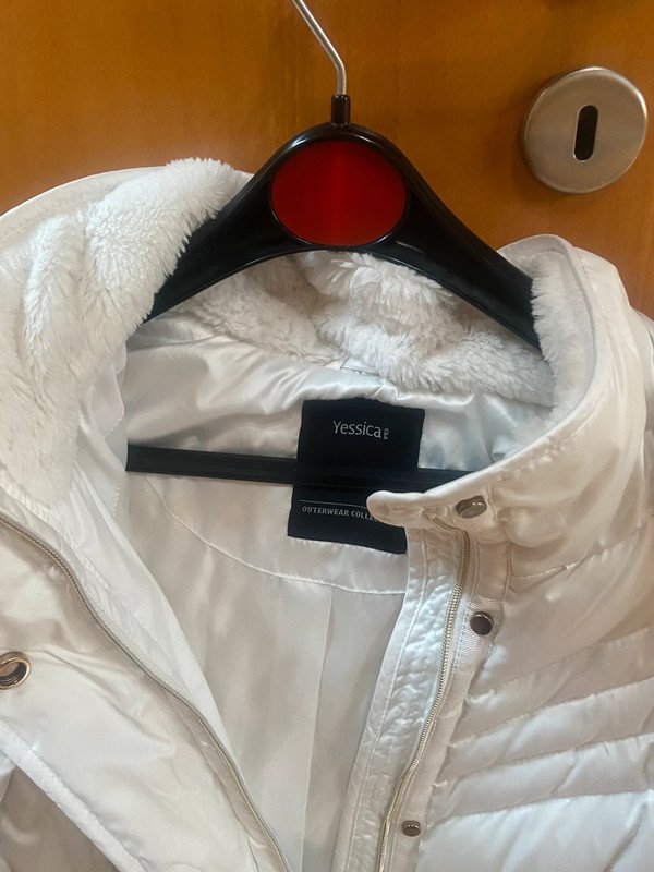 Weißer warmer Wintermantel Gr 40