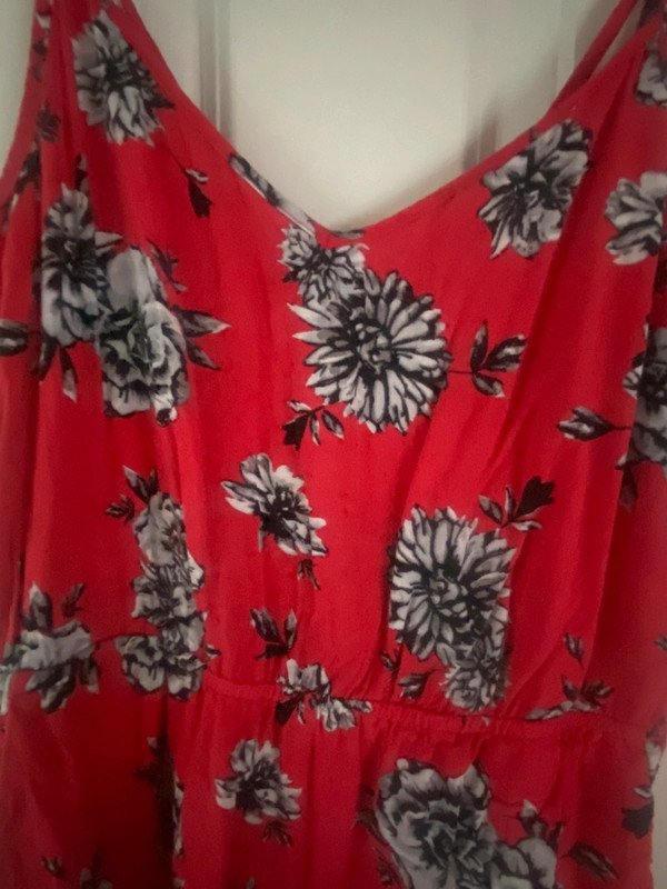 Roter Jumpsuit Gr 38