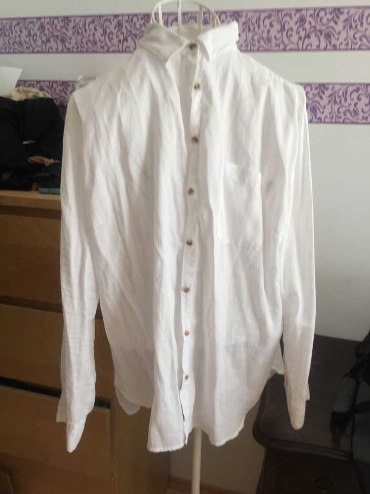 Schlichte weiße Bluse 44