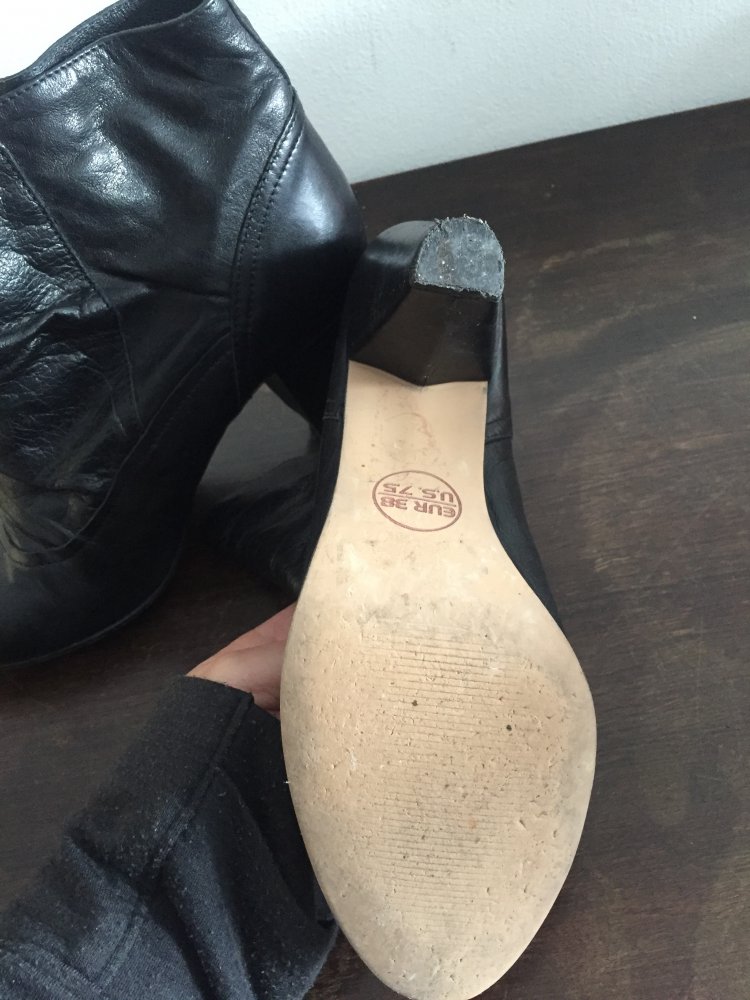 Schwarze Stiefeletten