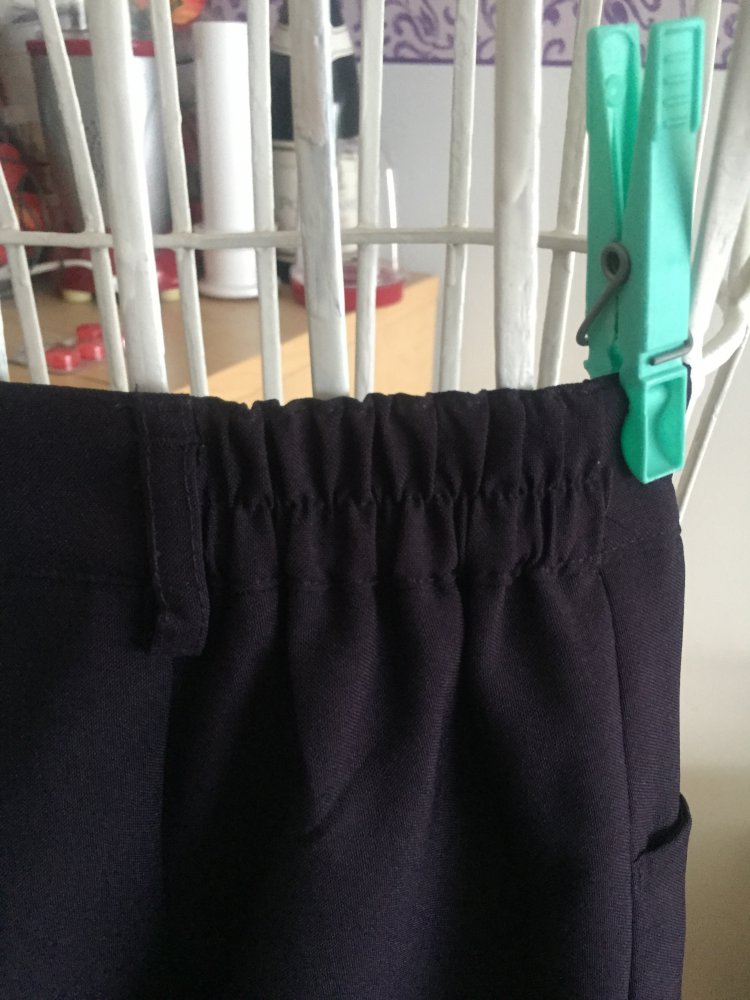 Dunkelblauer Hosenanzug 42