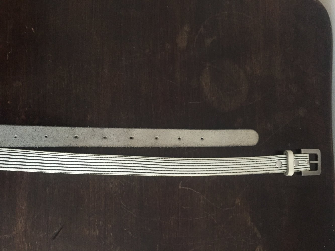 Gestreifter Retro-Gürtel 