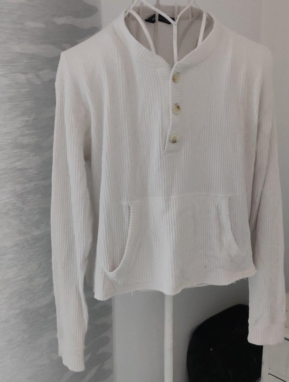 Abercrombie & Fitch Ripped Pullover S