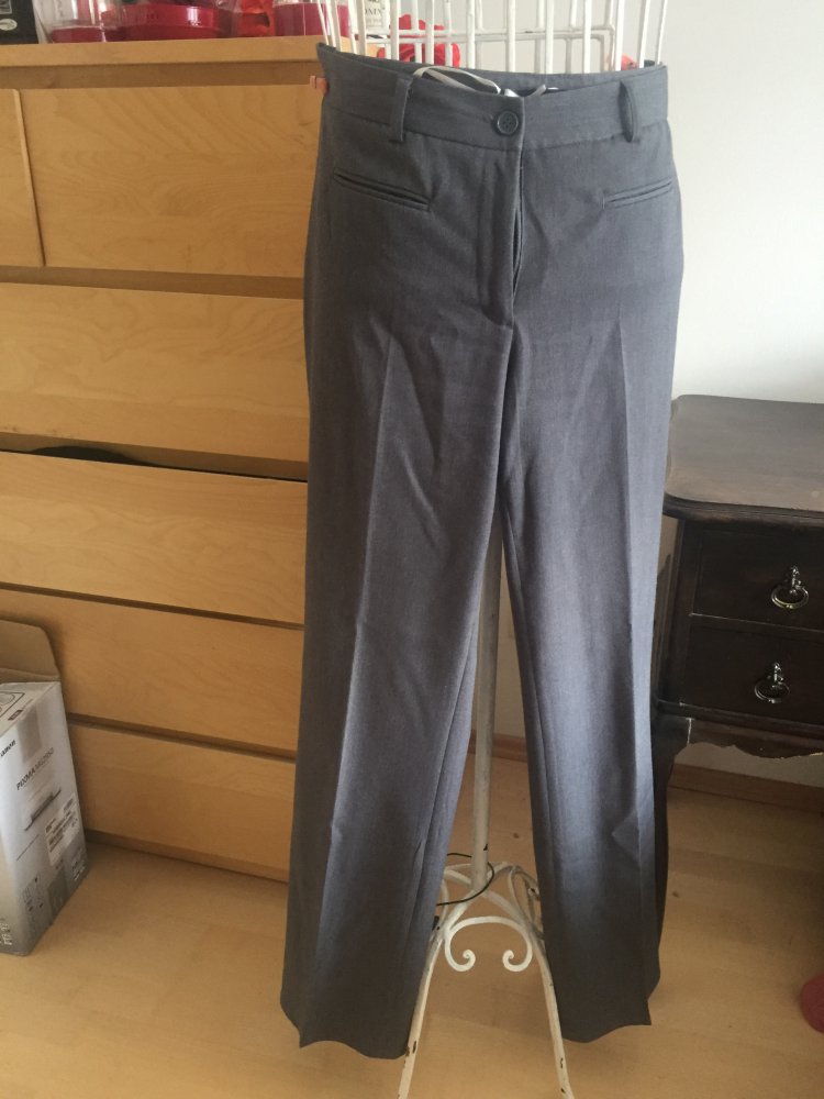 Hellgrauer Anzug von Class