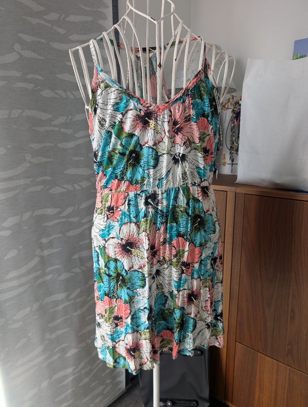 helles florales Sommerkleid H &M S