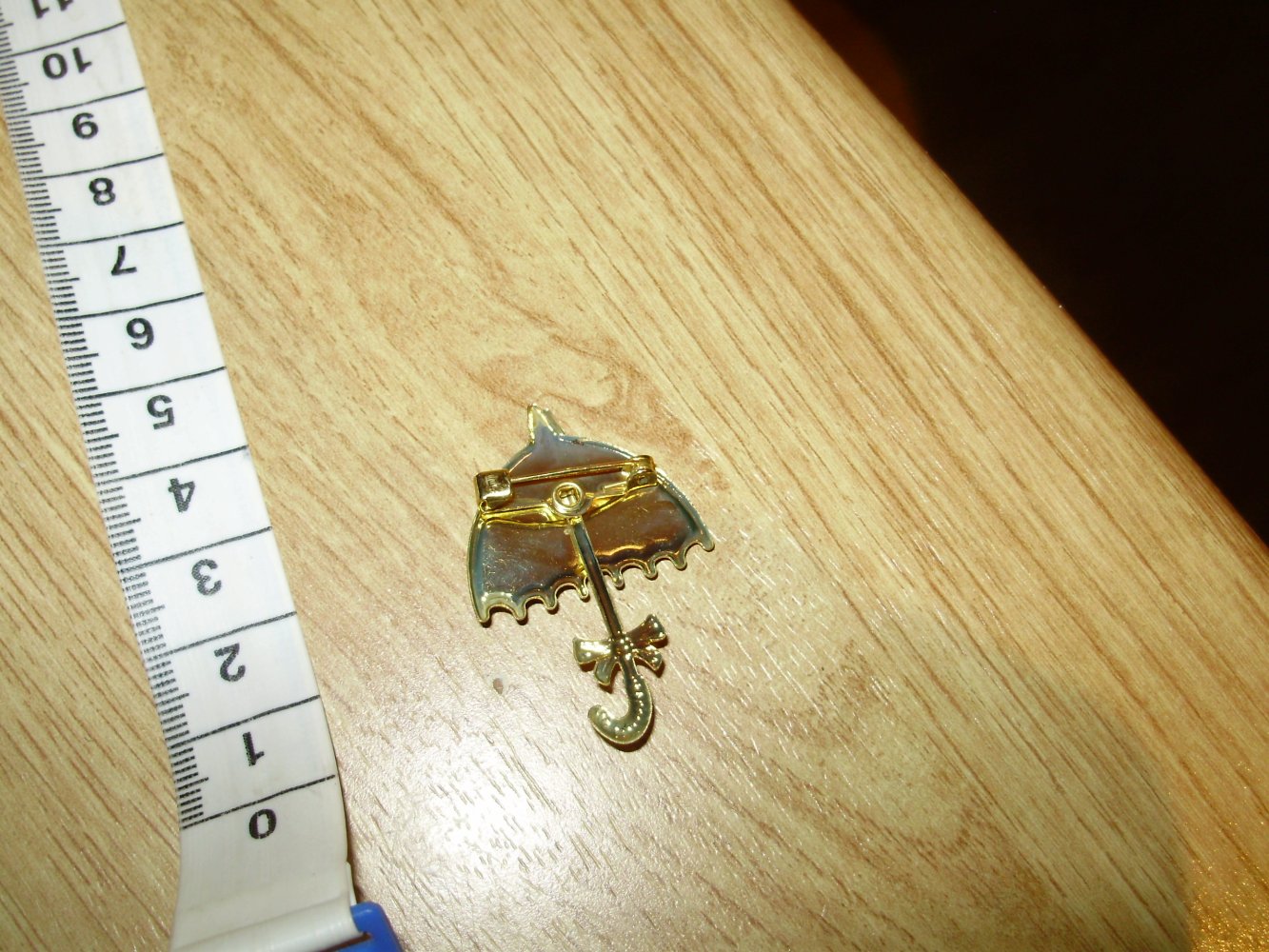 Brosche Regenschirm NEU