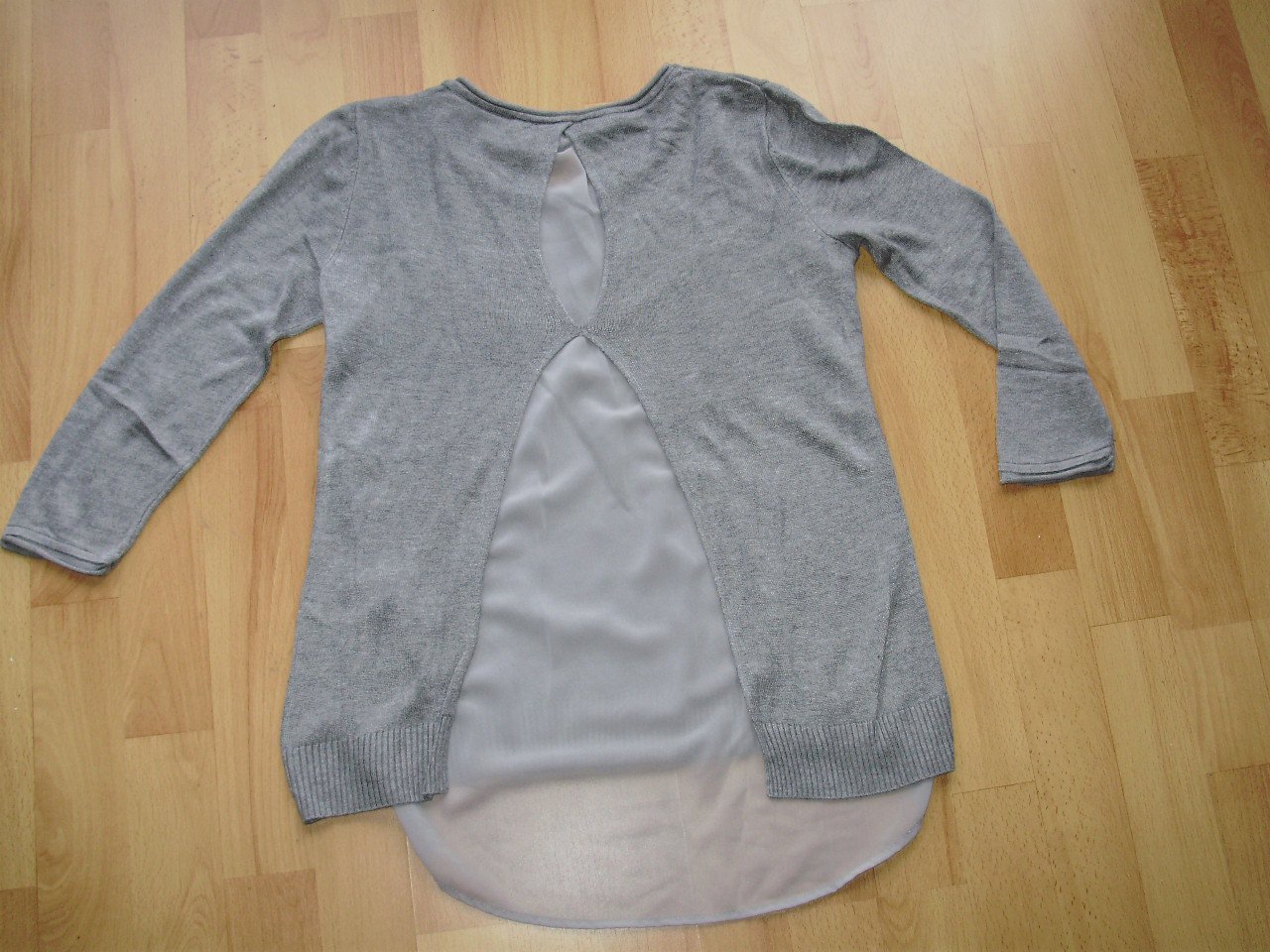 Grain de malice ausgefallener Pullover Feinstrick Stoff zart grau hell XS S Top!!
