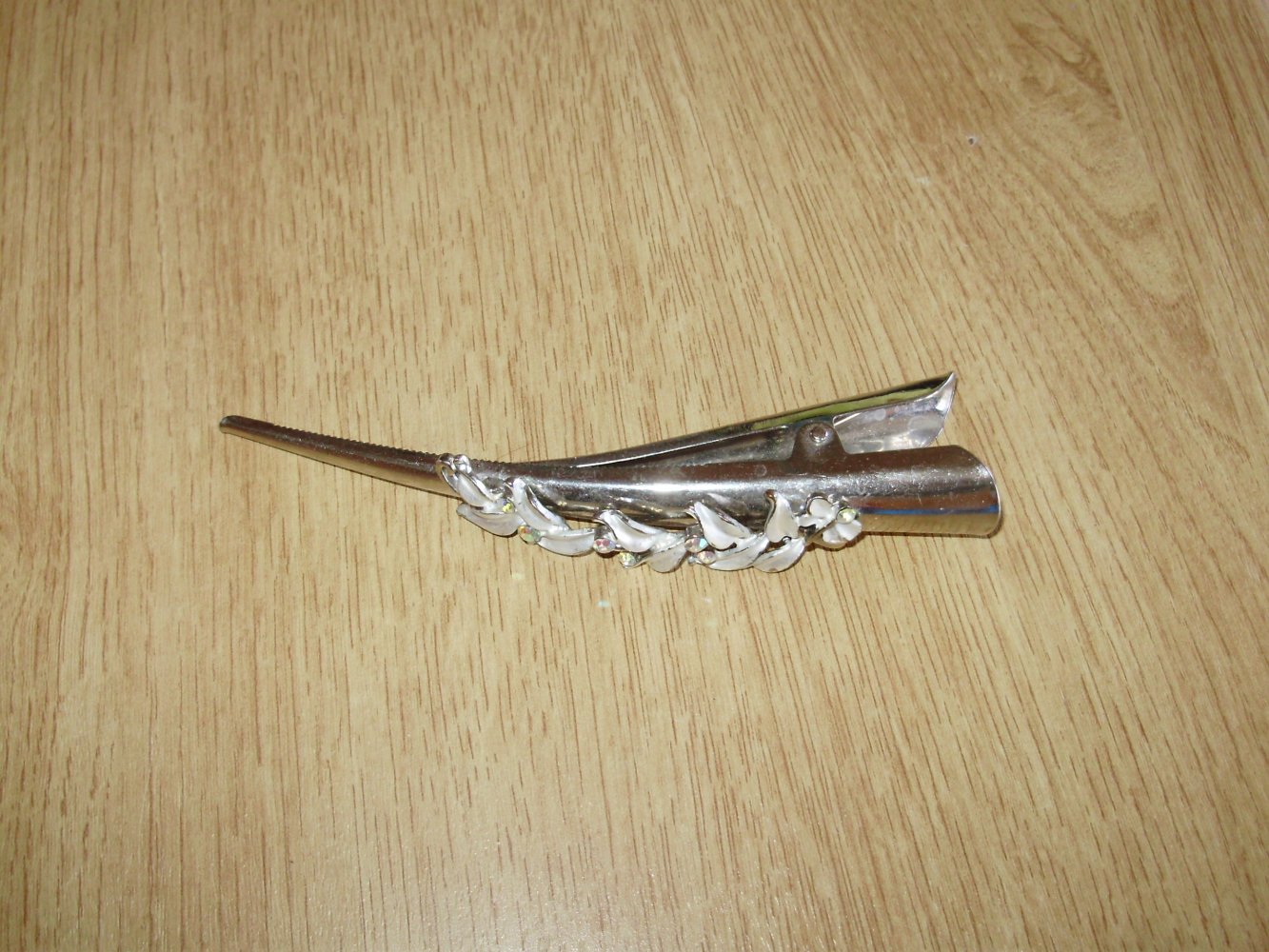 Spange groß silbern Blatter Glitzersteine edel