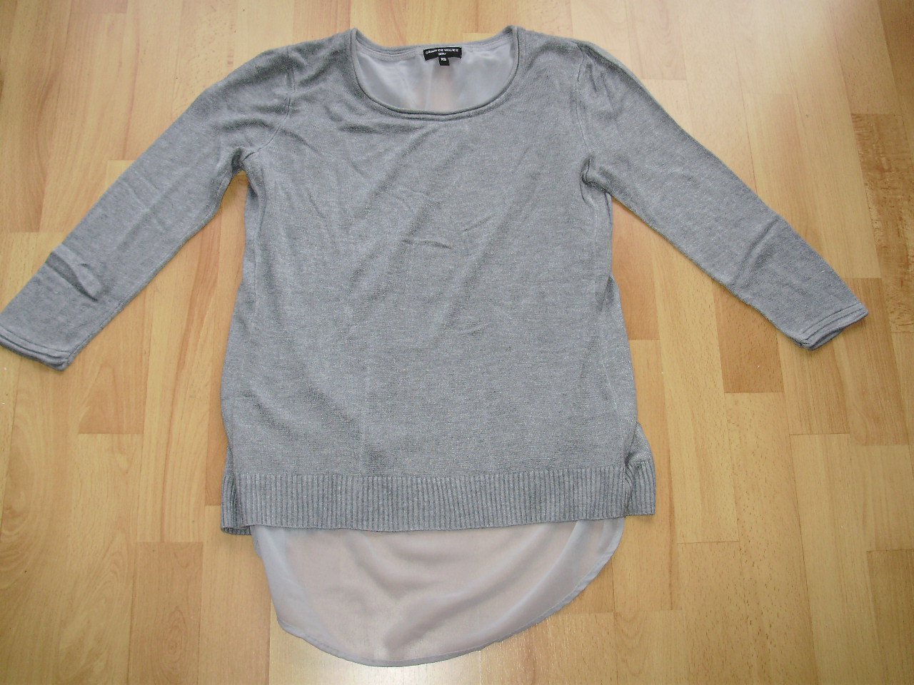 Grain de malice ausgefallener Pullover Feinstrick Stoff zart grau hell XS S Top!!