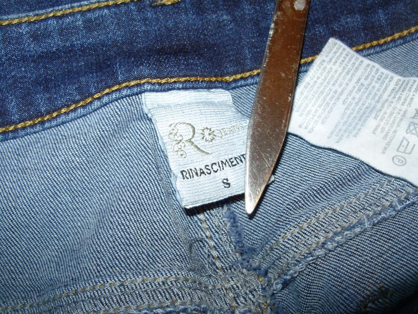 Rinascimento Jeans Stretch Fransen an Saum Seitenstreifen S