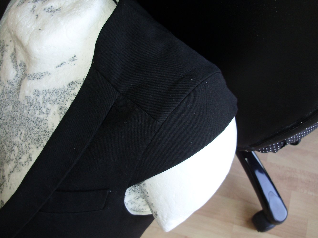 Esprit Weste schwarz edel gefüttert 34