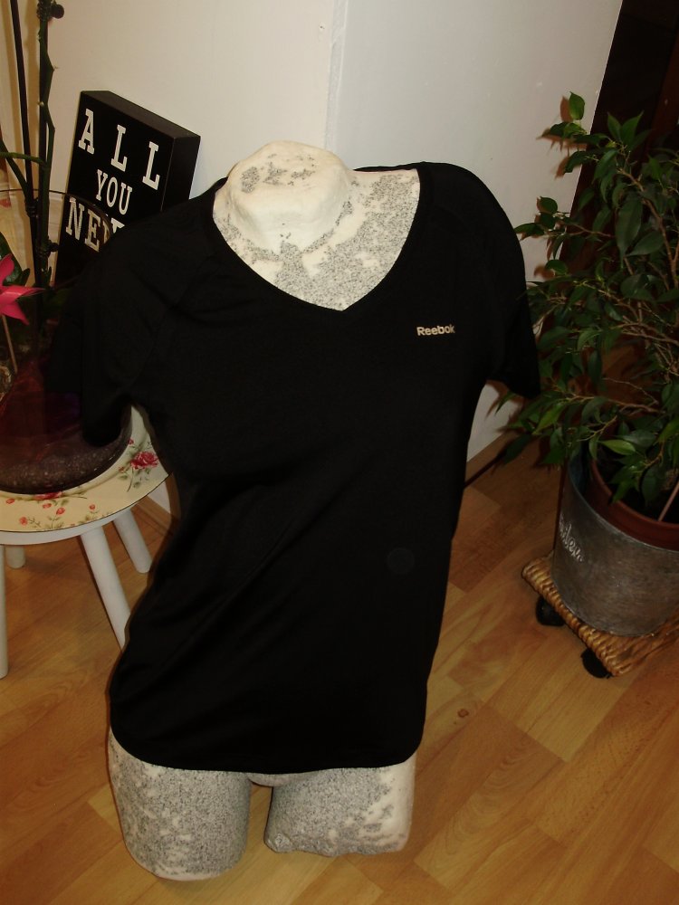 Reebok Shirt schwarz V-Ausschnitt Gr M wie neu