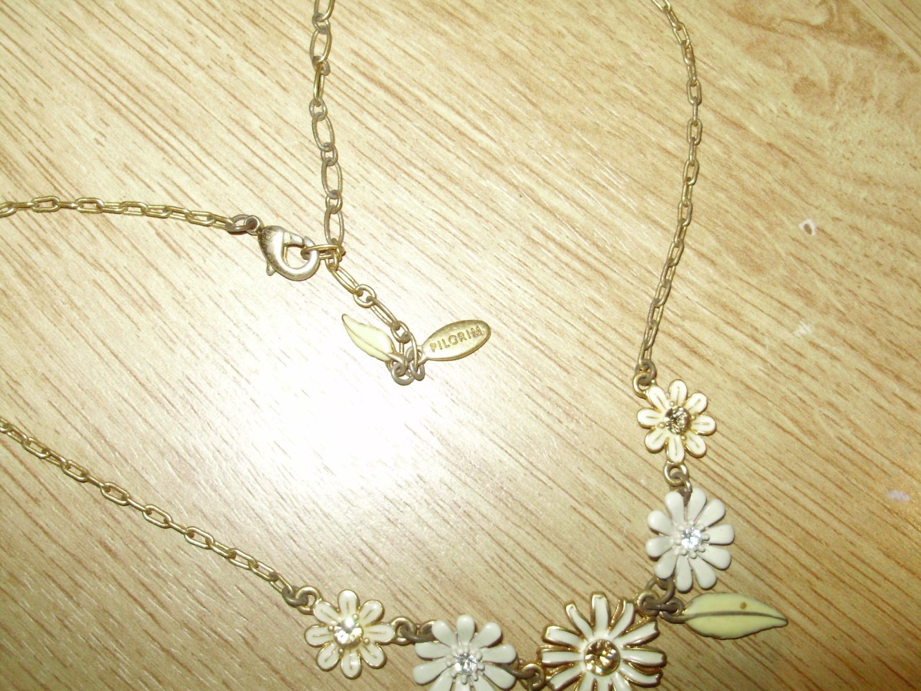 Pilgrim Kette Blumen weiß Feder + Mann 45 cm