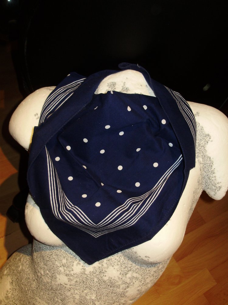 Tuch BW blau weiß Muster wie neu