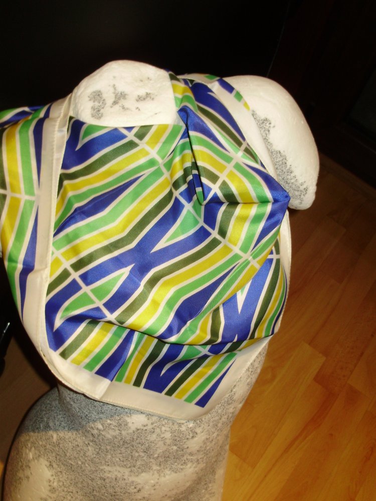 Tuch Muster Rauten gelb blau grün Top