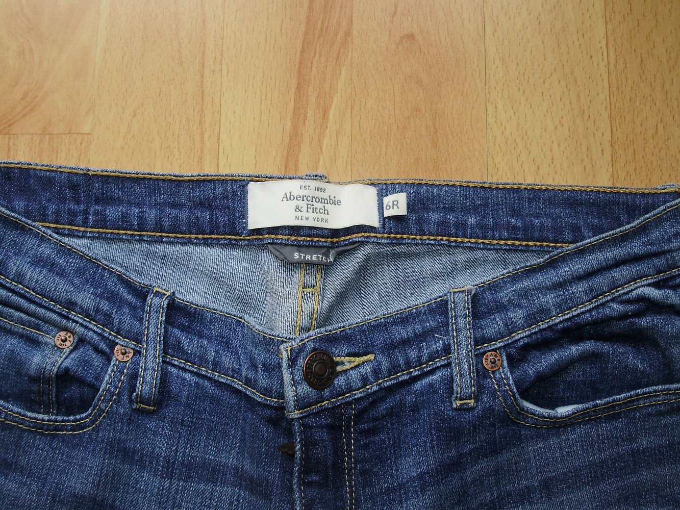 Abercrombie &Fitch Jeans Modell Emma 6R Stretch gerades Bein