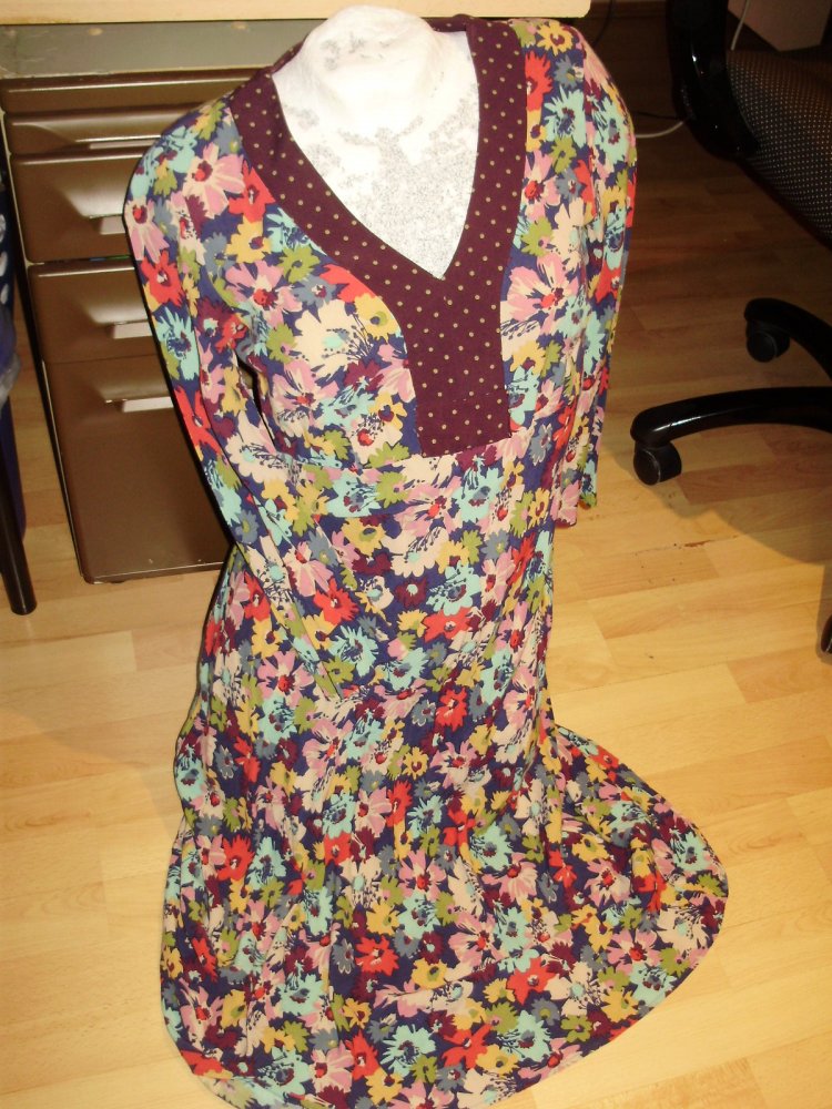 Boden Kleid bunt Blumen V-Ausschnitt mit Blende 10L = M/S