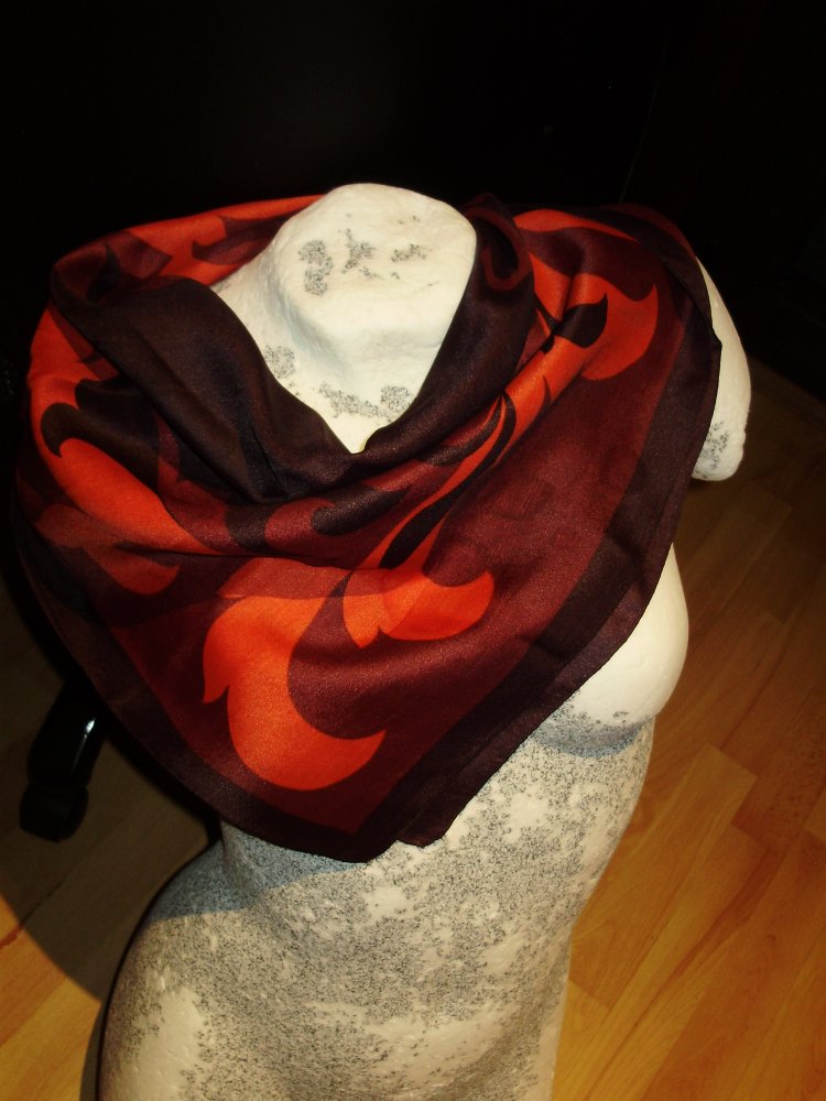 Tuch braun rot Muster edel