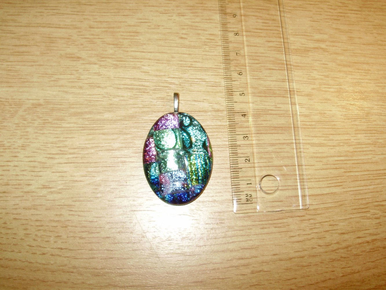 Anhänger groß oval bunt glänzend