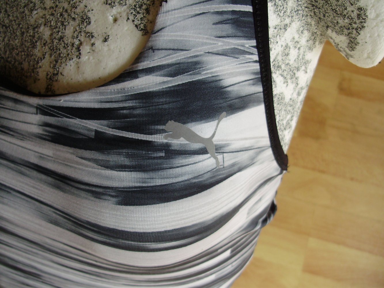 Puma Top schwarz weiß Muster Bustierteil eingearbeitet S